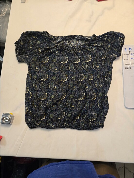 Daisy Fuentes Tops - Daisy Fuentes Large Blue and Black Paisley Print Blouse